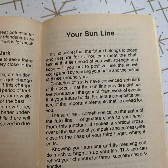 1990’s How to Read Palms / Palm Reading Guide - Picture 4 of 4